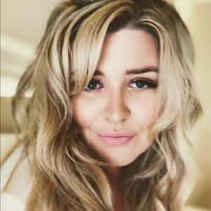 Meet your Posher, Alexandra